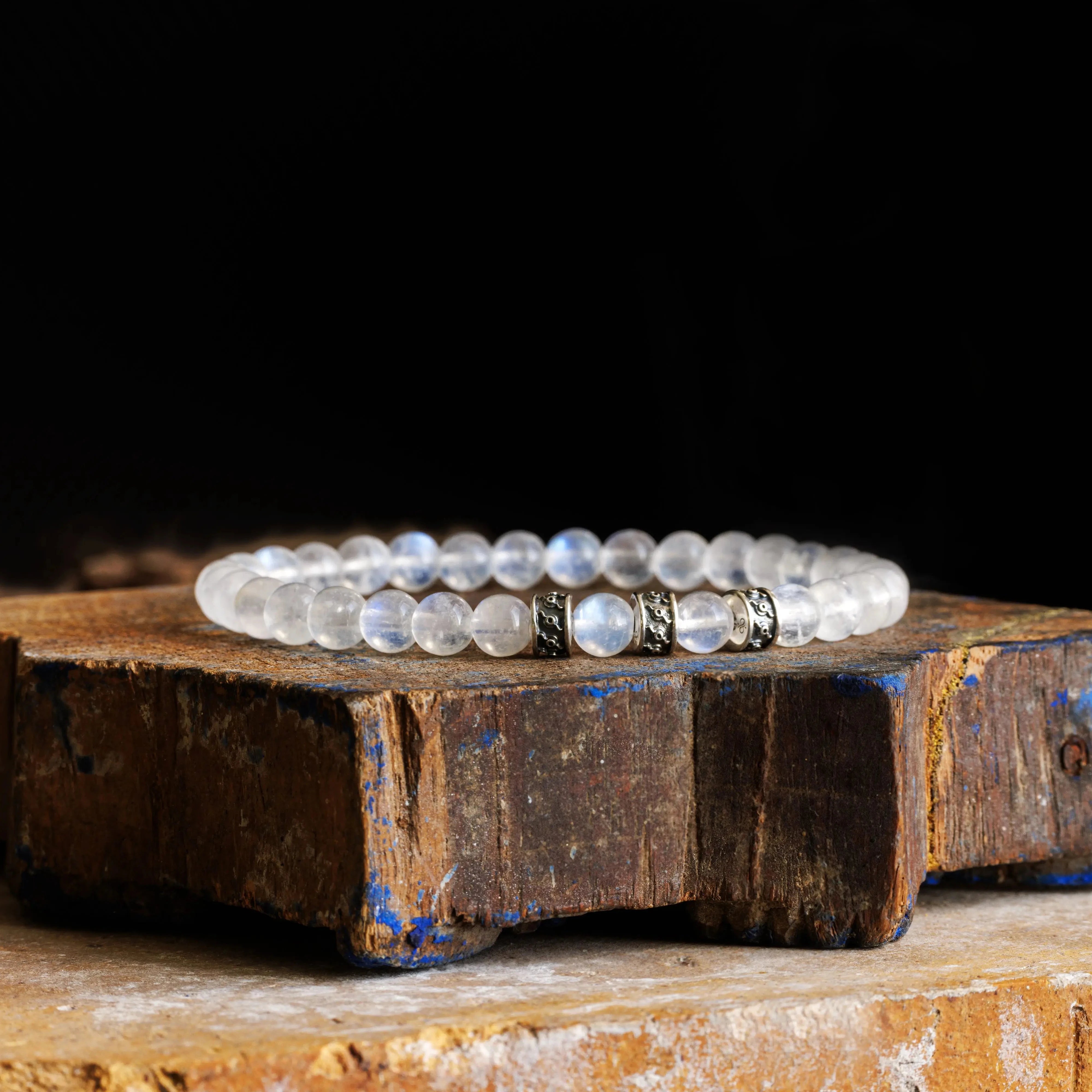 RAINBOW WHITE MOONSTONE BRACELET II (6MM)