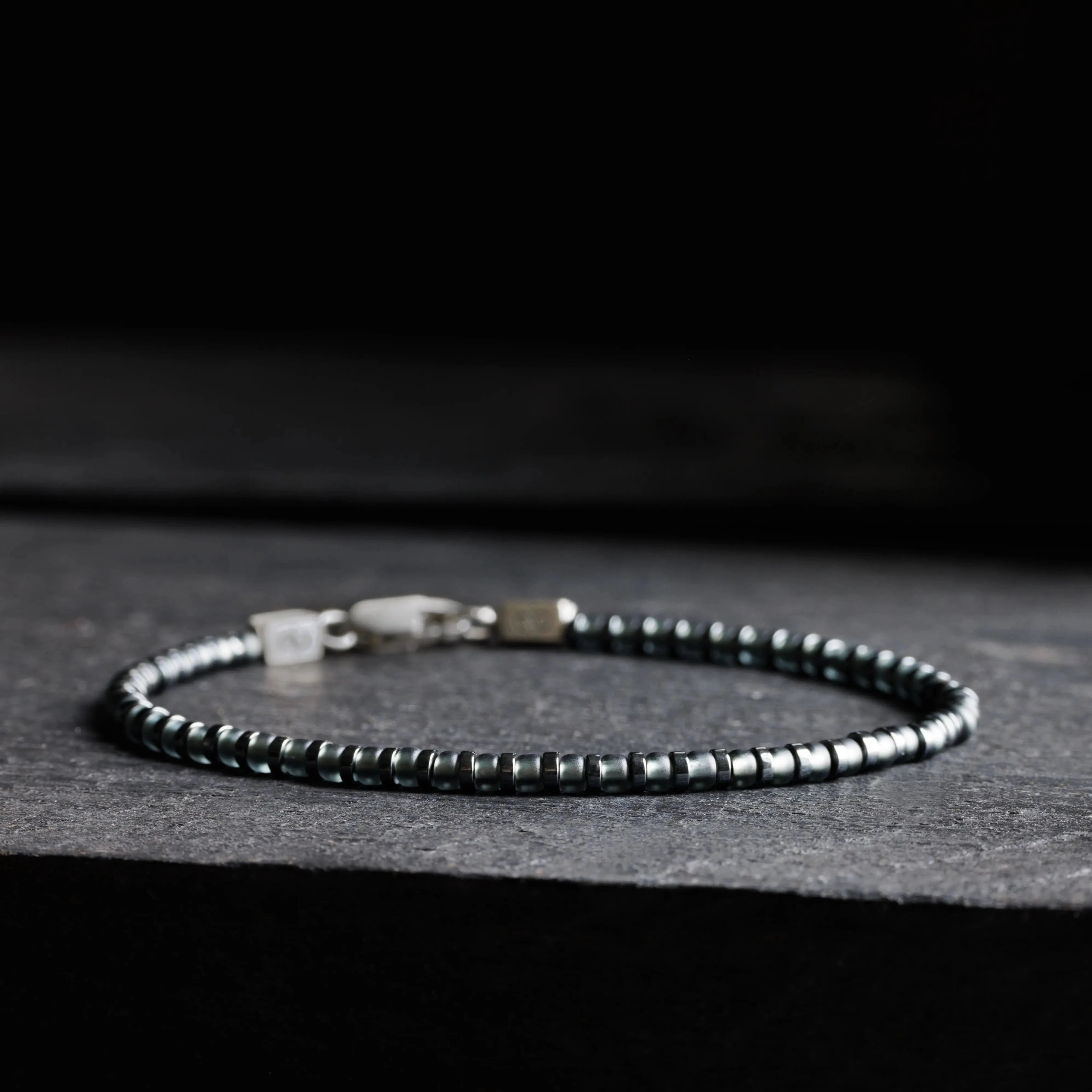 HEMATITE - SILVER GREY BRACELET I (3MM)